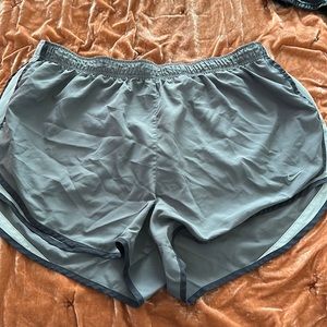 Nike tempo shorts size 2x